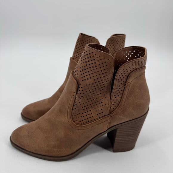 Express Women's Size 9 Eyelet Suede Leather Block Heeled Brown Ankle Boots - Picture 4 of 10